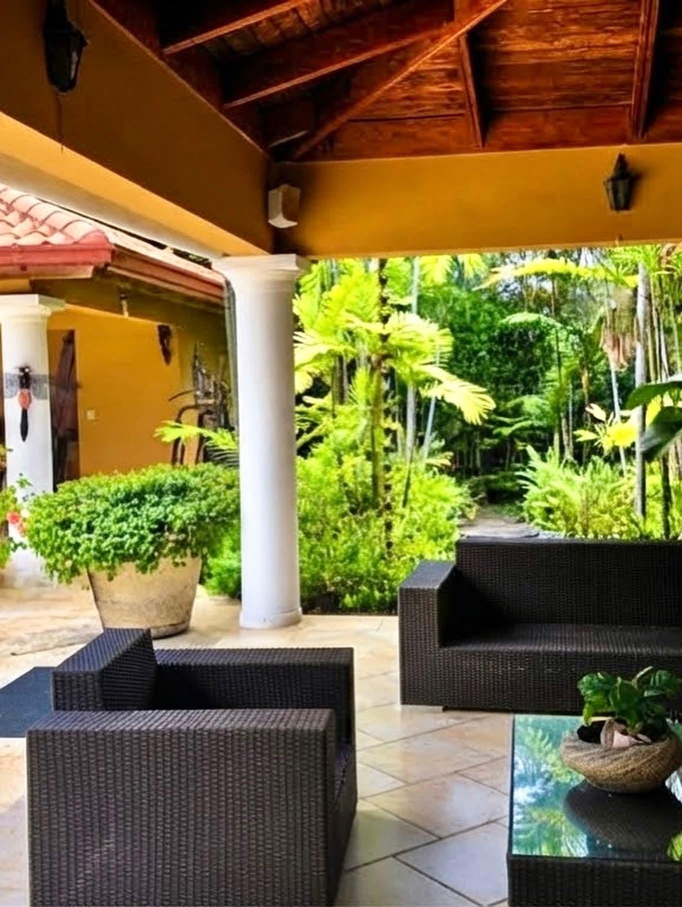 Lujosa villa en metro country club | Juan dolio