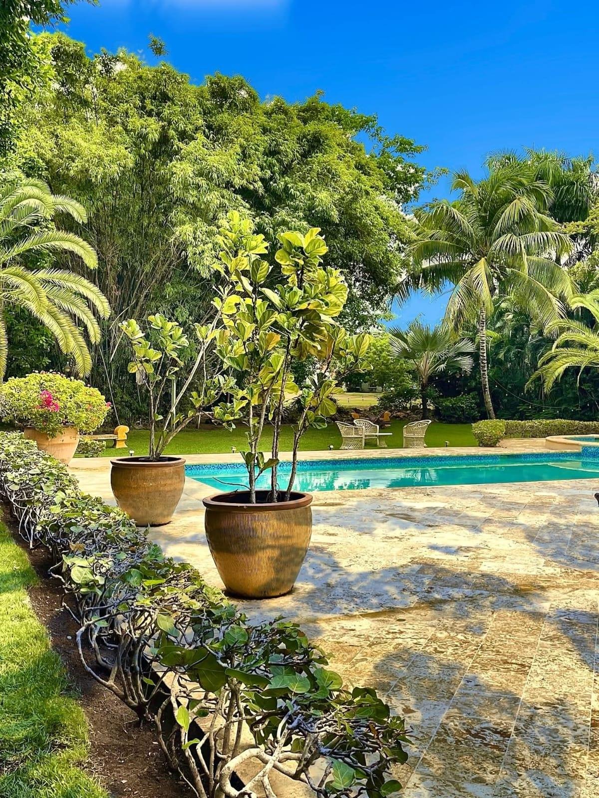 Lujosa villa en metro country club | Juan dolio